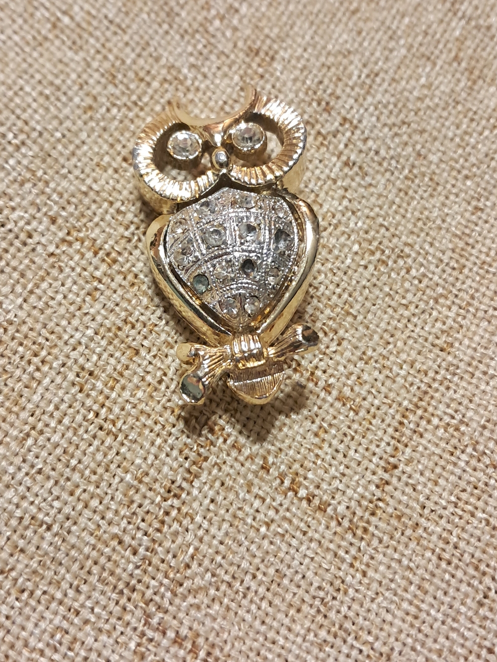 Vintage Gold TONE Owl Brooch with Clear Crystal AccentsVintage Gold TONE Owl Bro